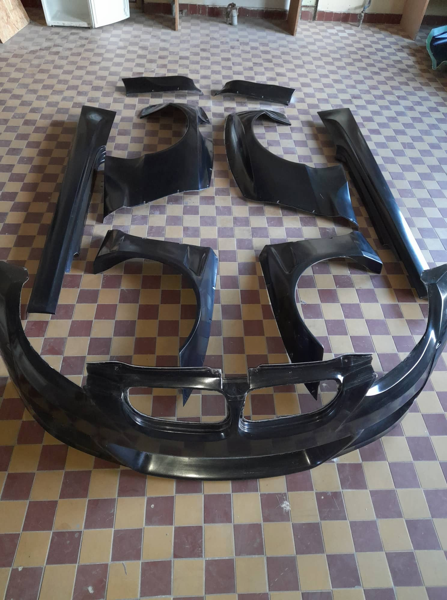 Pandem body kit na BMW E92 – 18500kč